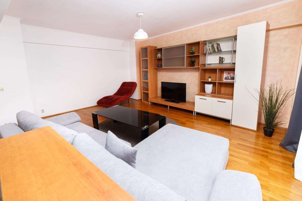 Color Apartments Unirii 14 Blv Bucarest Esterno foto