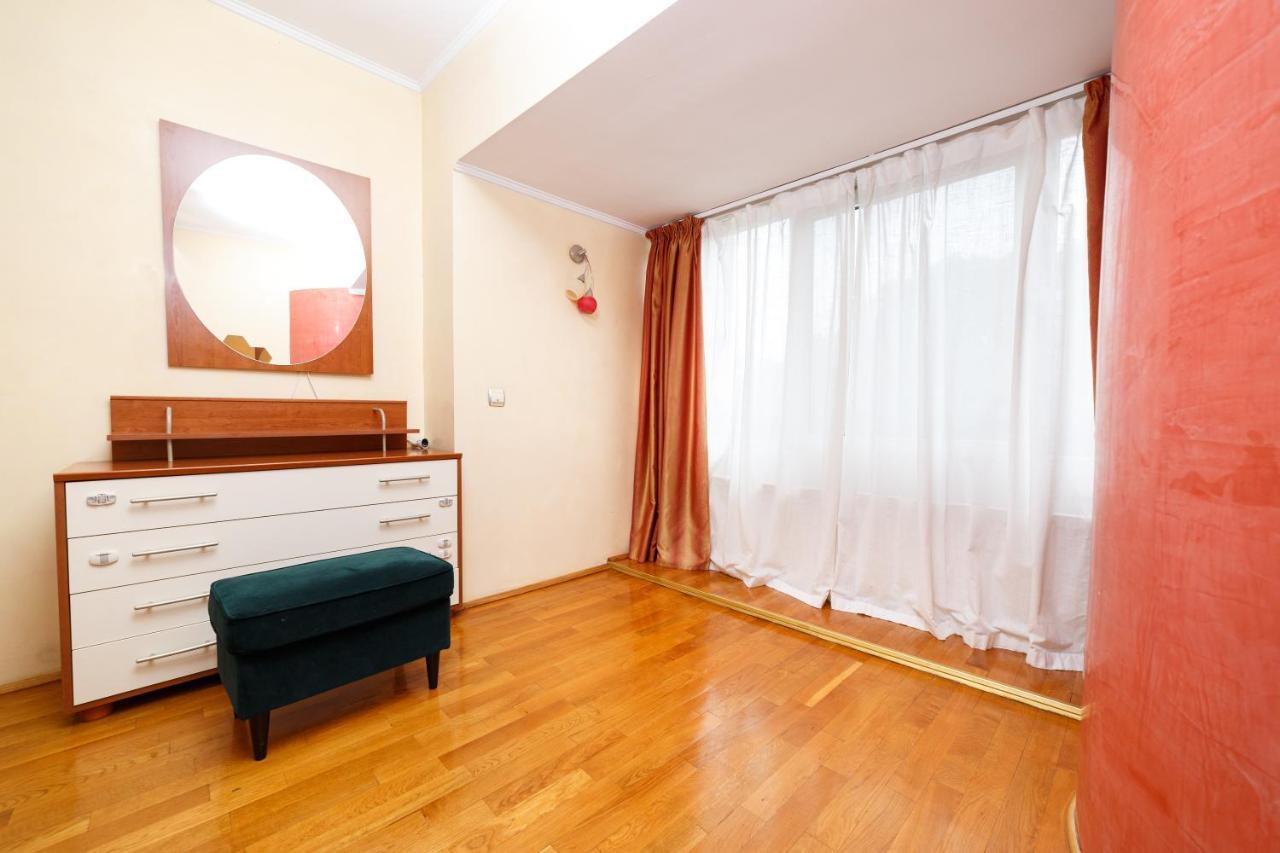 Color Apartments Unirii 14 Blv Bucarest Esterno foto